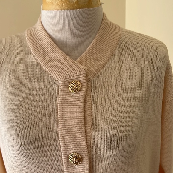 BALLANTYNE Size M cream merino wool gold front button Scottish cardigan - Picture 2 of 8